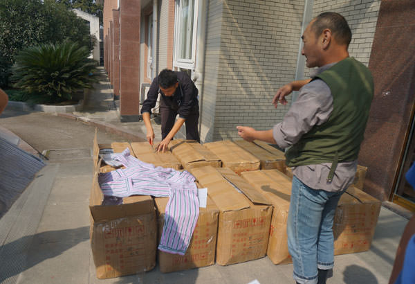 秋衣寄溫情 暖身暖人心—西尼機(jī)電第八次“愛心工程