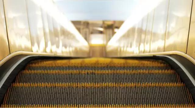 “上海扶梯夾人事故引關(guān)注”—自動扶梯正確的清洗步驟及質(zhì)量標準